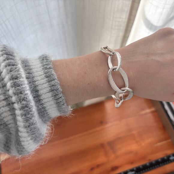 Brushed Metal Chain Bracelet with Adjustable Clasp - Picture 3 of 4